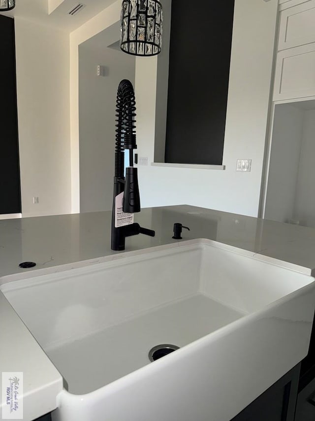 9464 S Queen Palm, Los Fresnos, TX 78566 - detailed view of a sink
