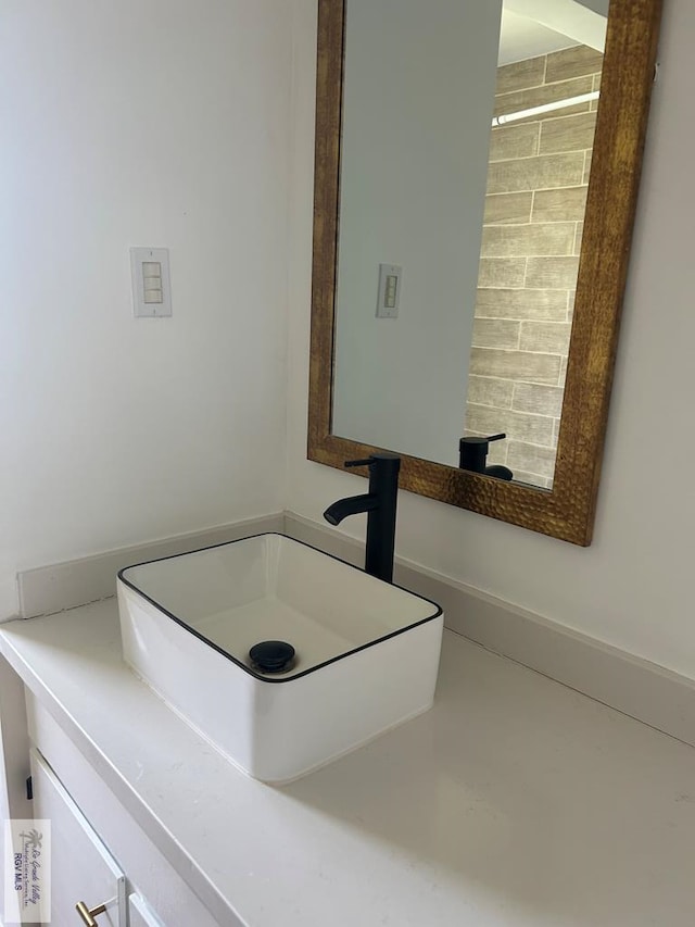 212 Morelos Ave, Rancho Viejo, TX 78575 - bathroom with a sink