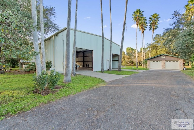 exterior space featuring a lawn