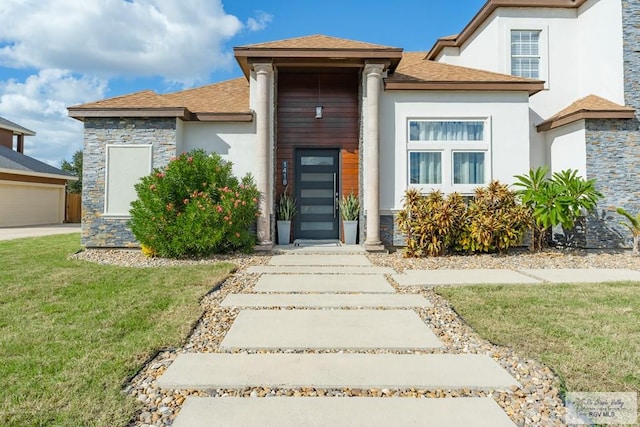 view of front of house with a front yard