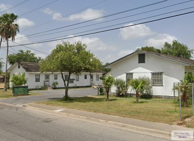 view of front of home with a front yard