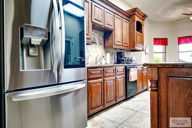 kitchen with dishwasher, backsplash, ceiling fan, light tile patterned flooring, and stainless steel fridge with ice dispenser