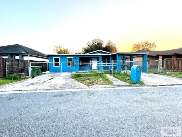 view of front of property