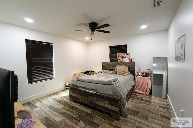 bedroom with ceiling fan