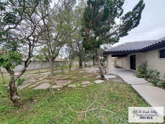 view of yard with a patio area