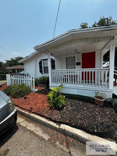 view of front of property with covered porch