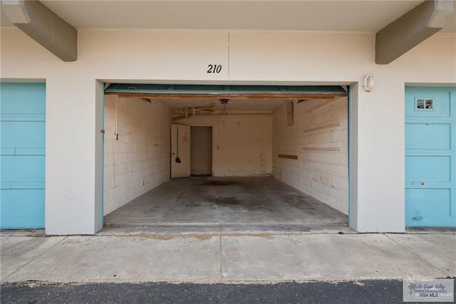 110 E Pompano St, South Padre Island, TX 78587 - view of garage
