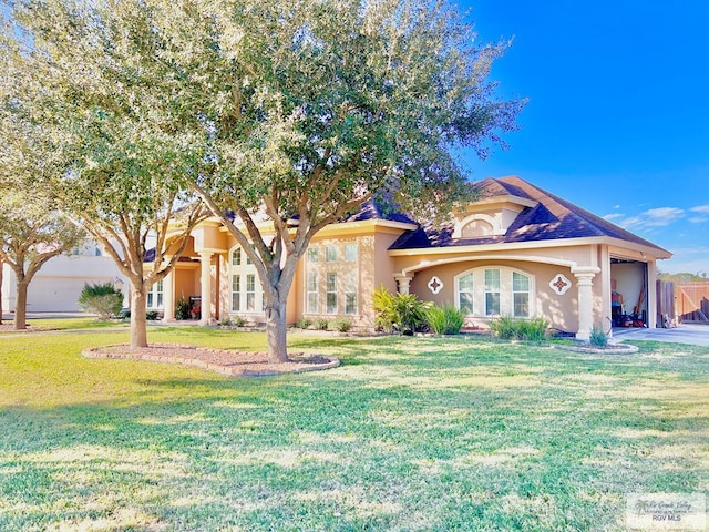 view of front of house with a front yard