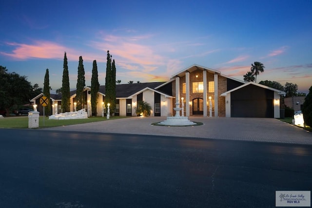 view of front facade with a garage