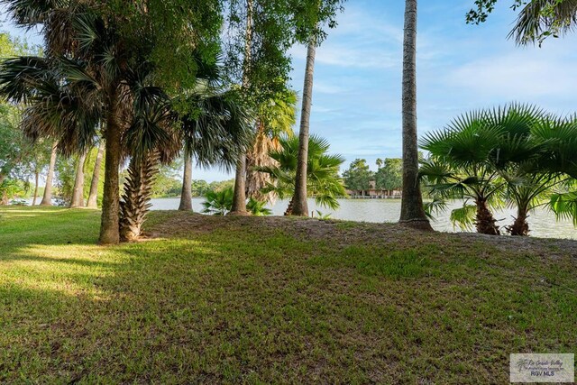 view of yard with a water view