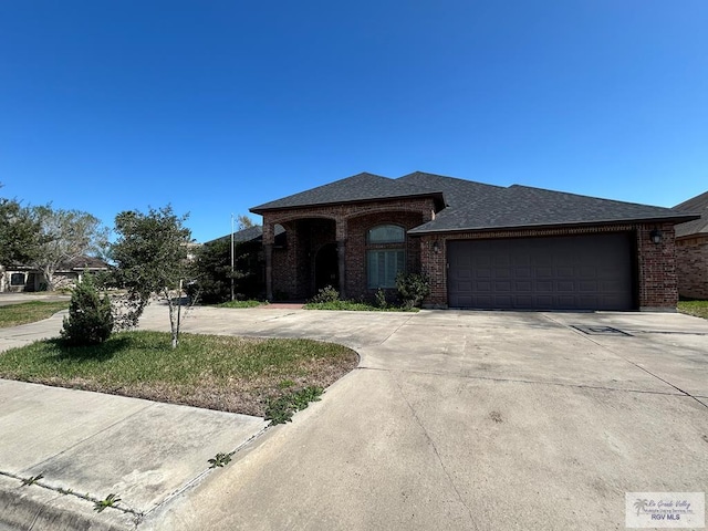 view of front facade with a garage