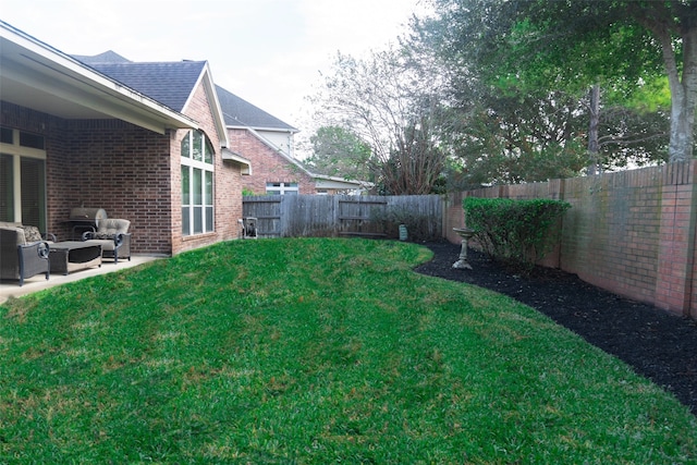 view of yard with a patio