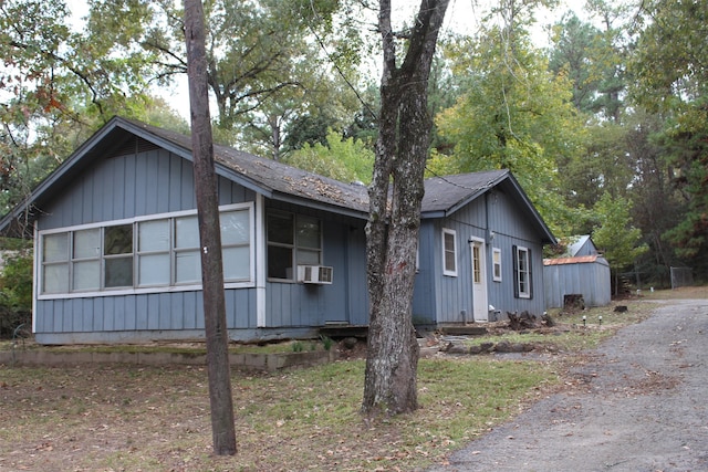 view of home's exterior