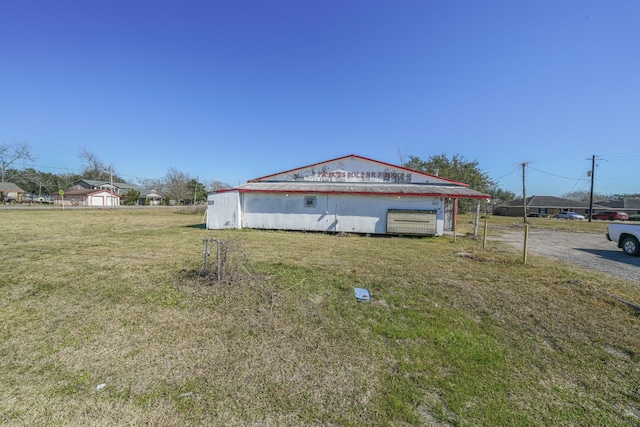 Listing photo 3 for 519 E Oak St, Highlands TX 77562