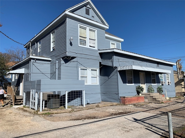 view of front of house