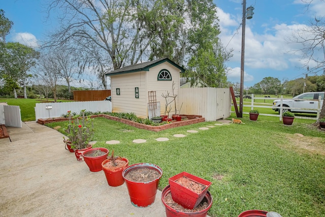 view of yard with a shed