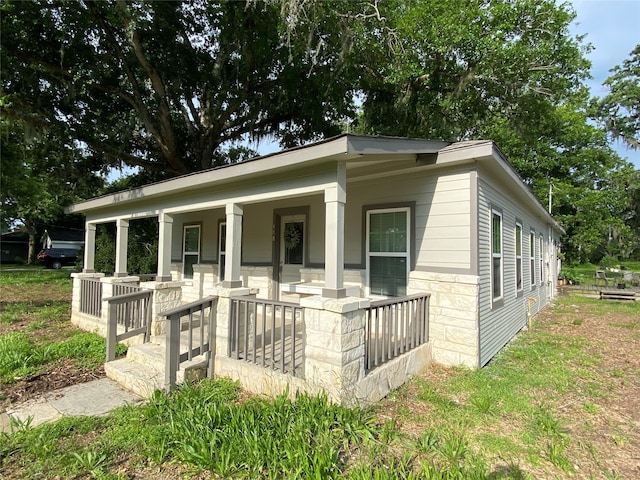 view of front facade with a porch