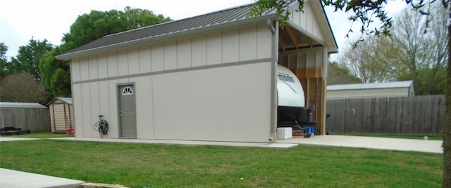 exterior space featuring a yard