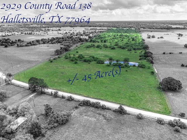 Listing photo 3 for 2929 County Road 138, Hallettsville TX 77964