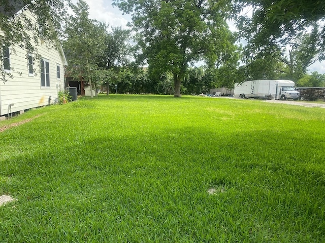 Listing photo 2 for 4918 Polk St, Houston TX 77023