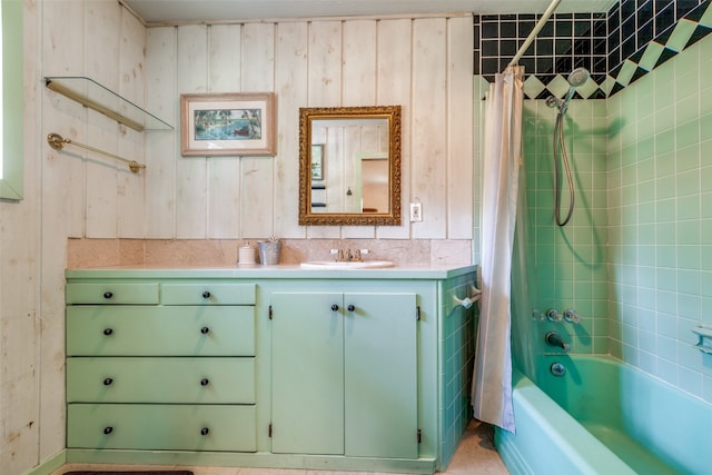 bathroom with vanity and shower / bath combo