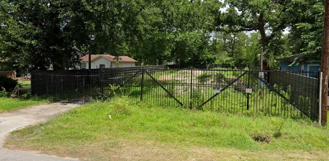 8001 Laura Koppe Rd, Houston, TX 77028 - photo 5