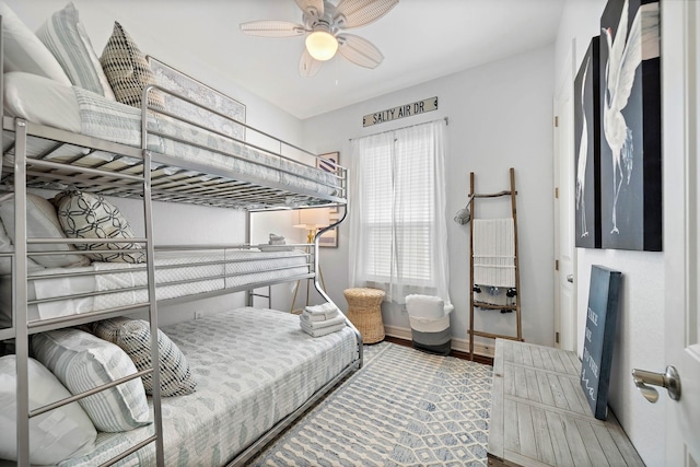 bedroom with ceiling fan