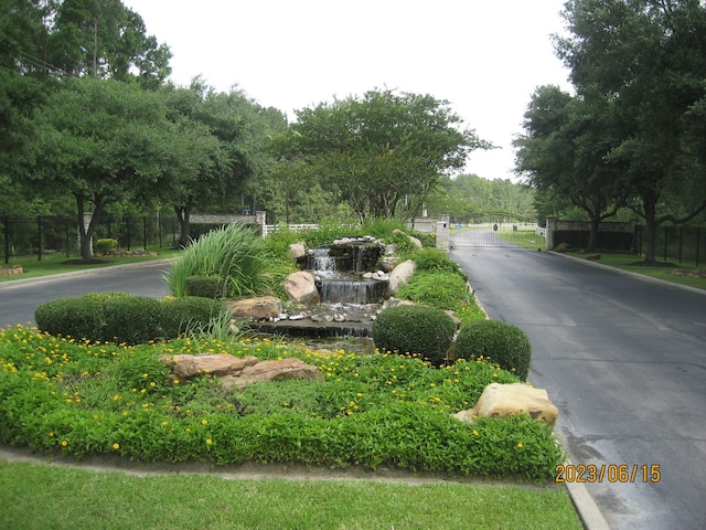 Listing photo 2 for 30079 Round Up Dr, Waller TX 77484