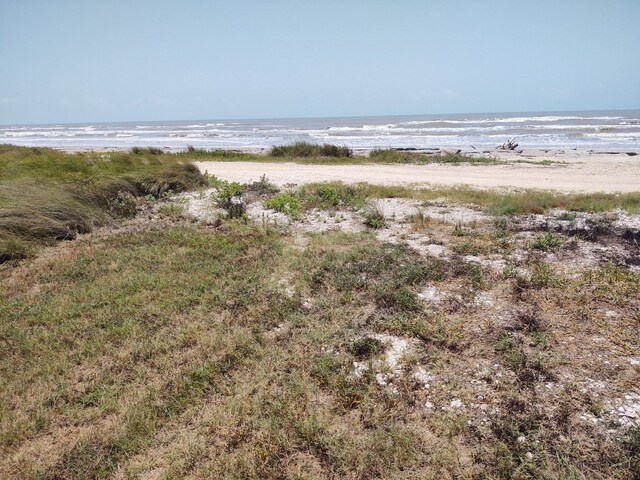 1703 Canal Dr, Sargent, TX 77414