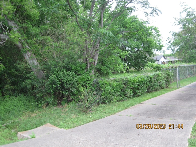 Listing photo 2 for 3410 Nathaniel Brown St, Houston TX 77021