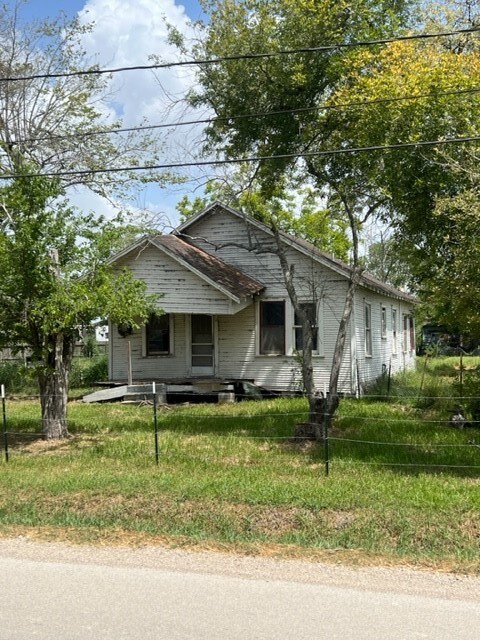 4905 Fuqua St, Houston, TX 77048 - view of front facade