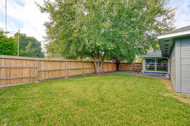 7635 Loro Linda Dr, Houston, TX 77083 - view of yard featuring a fenced backyard