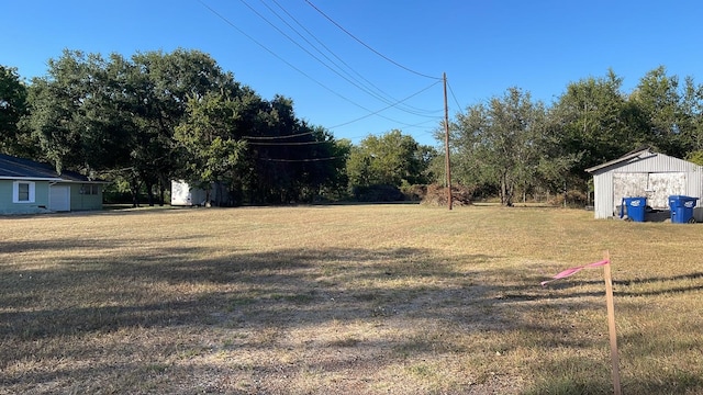 Listing photo 2 for 426 W Main St, Eagle Lake TX 77434