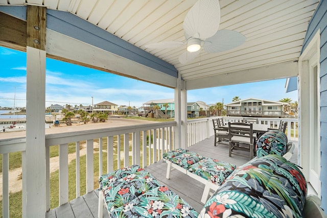 deck with ceiling fan