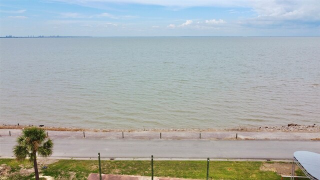 1003B 24th St, San Leon, TX 77539
