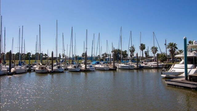 1003B 24th St, San Leon, TX 77539