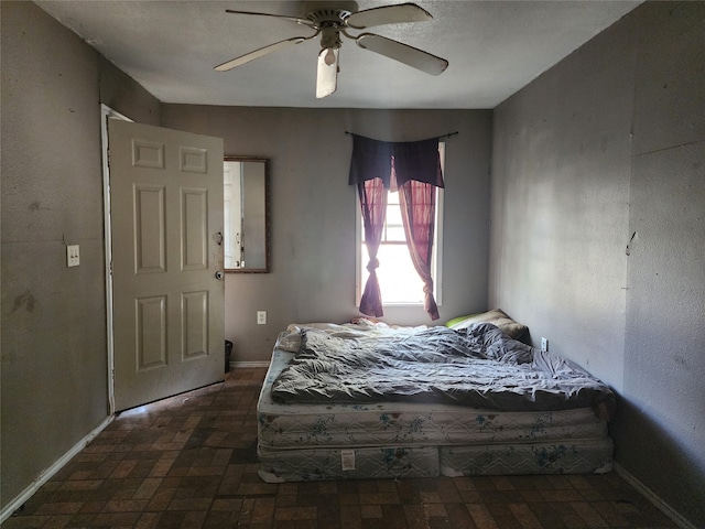 bedroom with ceiling fan