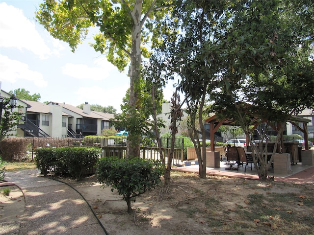 view of yard featuring a patio area