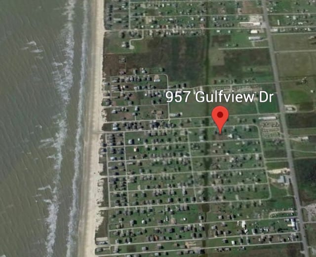 Listing photo 2 for 957 Gulfview Dr, Crystal Beach TX 77650