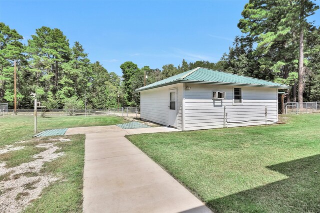 exterior space featuring a yard