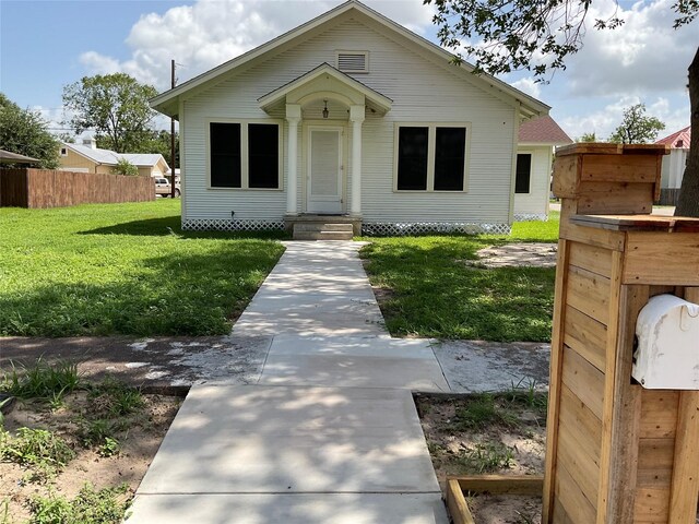 302 W French St, Cuero, TX 77954 - photo 1