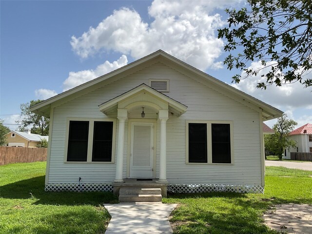 302 W French St, Cuero, TX 77954 - photo 2