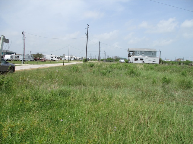 Listing photo 2 for 1527 Marlin, Sargent TX 77414