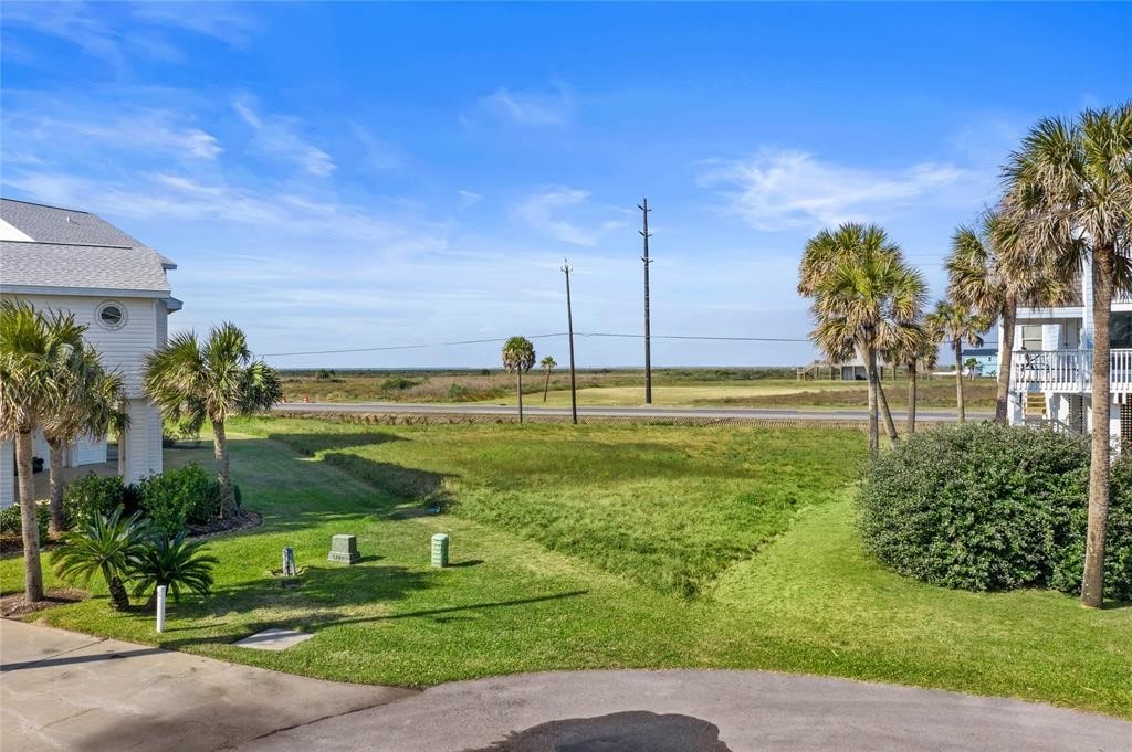18914 W De Vaca Ln, Galveston, TX 77554