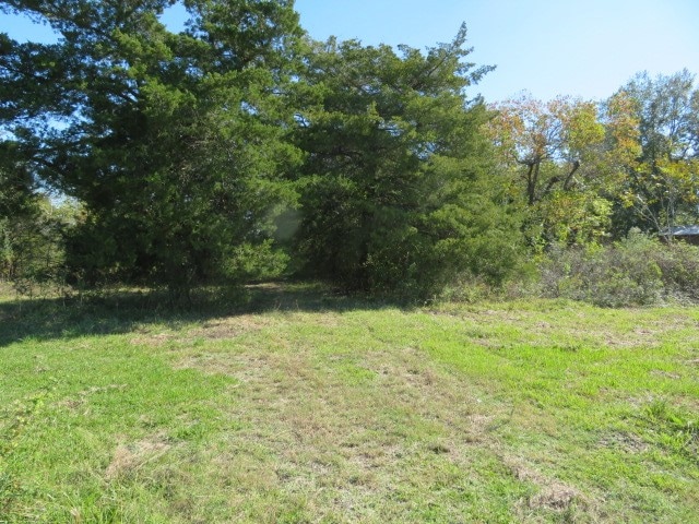 Listing photo 2 for 400 County Road 6610, Dayton TX 77535