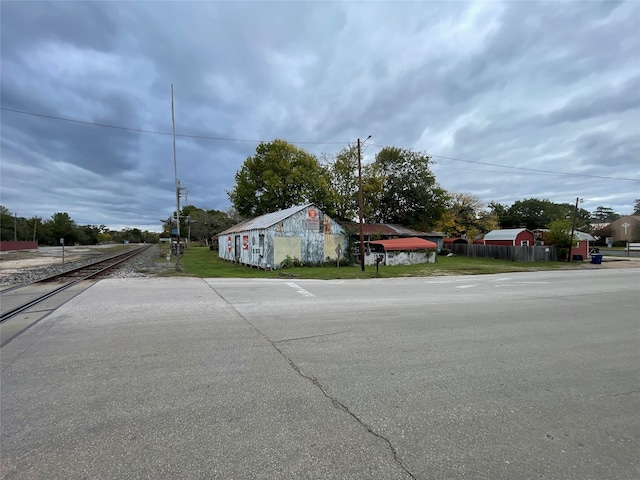 Listing photo 3 for 901 N Washington Ave, Livingston TX 77351