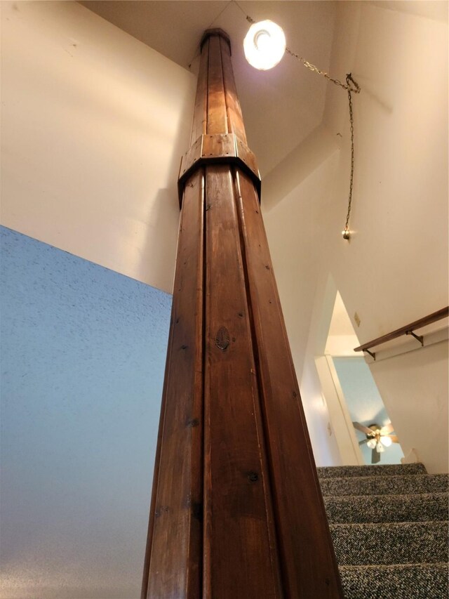 interior details featuring ceiling fan