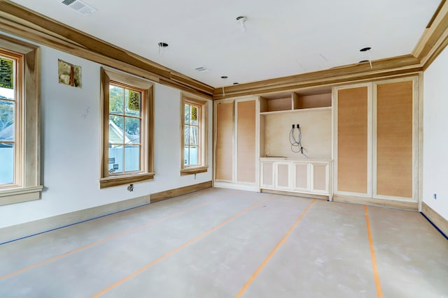 empty room with ornamental molding