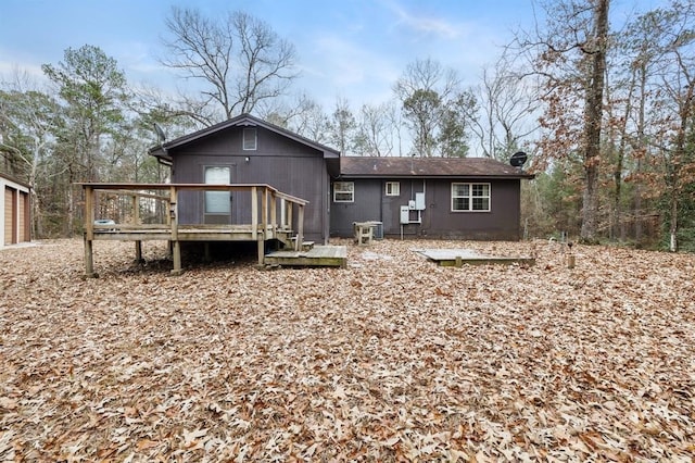 view of front of house featuring a wooden deck