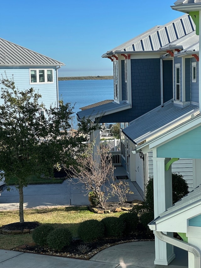 view of yard with a water view